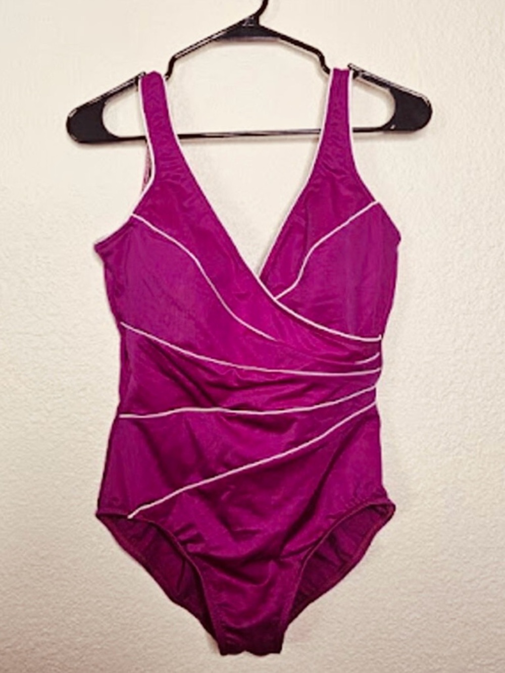 Miraclesuit Horizon One-Piece Swimsuit Magenta Size 12 Tummy Control Slimming - Picture 2 of 5